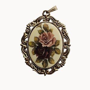 VTG Necklace Pendant Purple Floral Rose Cameo Gold Tone Frame Antique Revival